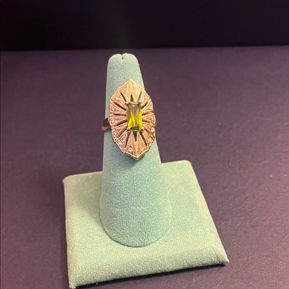 Cocktail Ring with Green Gemstone and Diamonds